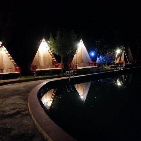 Nongkhiaw Campingsite Swimming Pool Hotel Ban Phathok Exterior photo